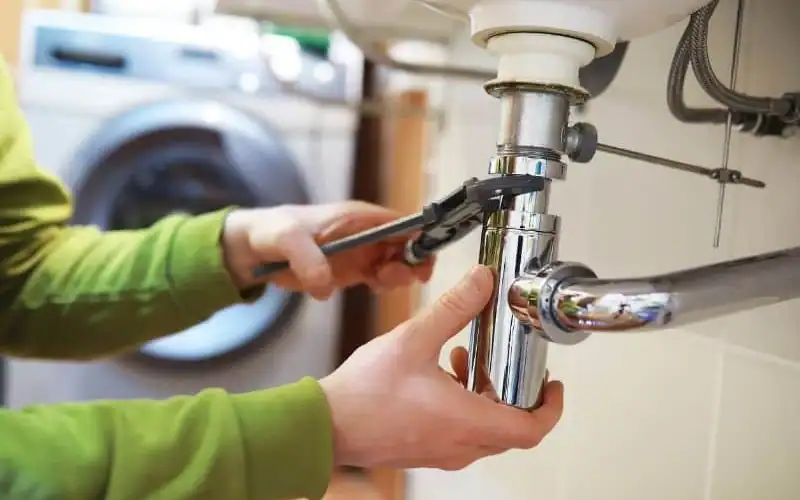 Fixing a water drain leak